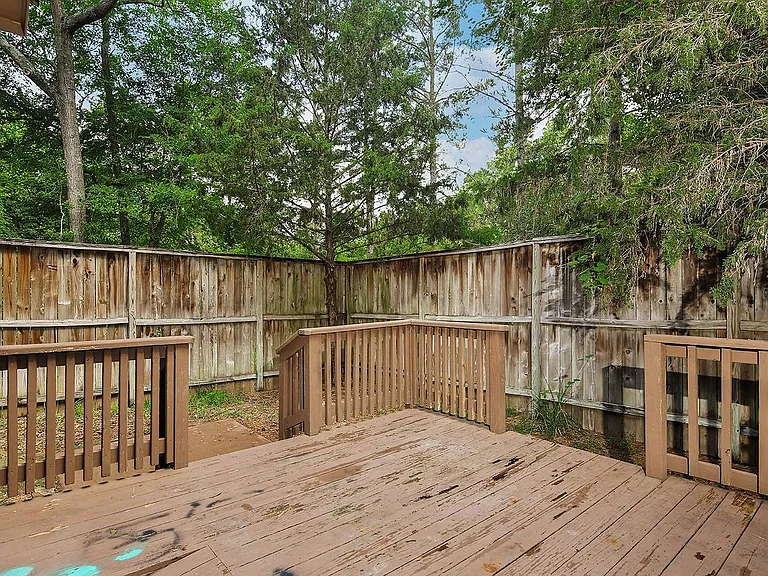 102 Blue Creek Ct — Photo 22