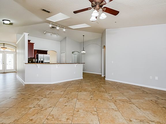 5th image of 1012 Heron Ct