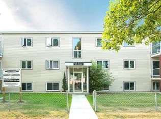 10515 70th Ave NW, Edmonton, AB T6H 2G1