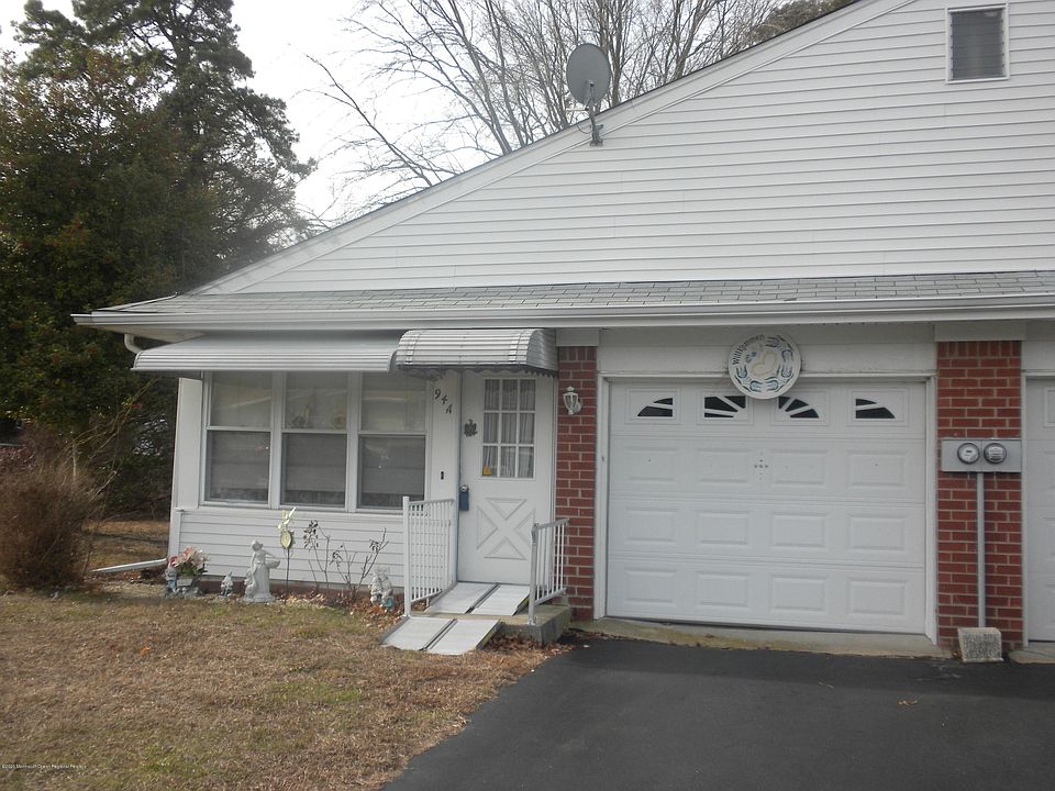 1st image of 94 Fairway Ln #A