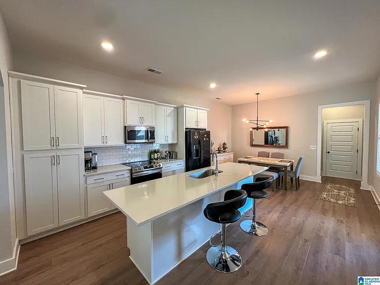 4740 Arden Way — Photo 6