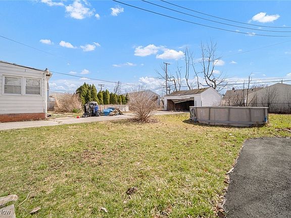 5th image of 17412 Lotus Dr