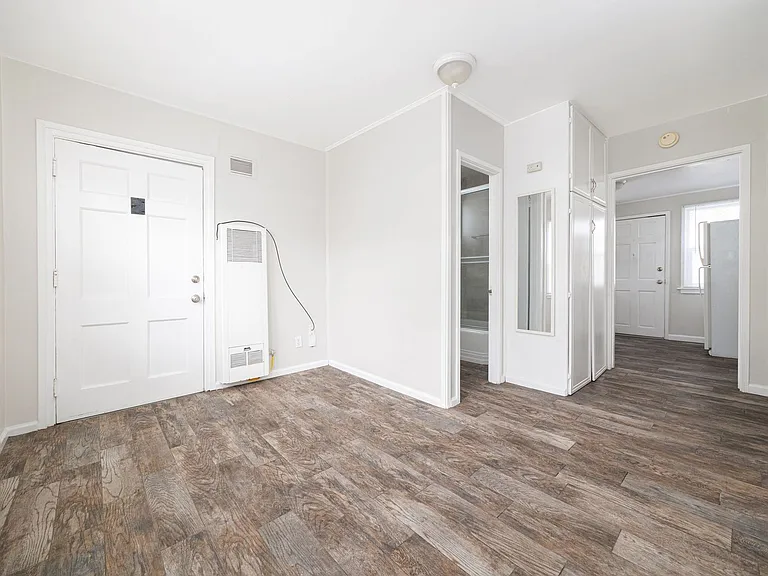 4380 McClintock St — Photo 4
