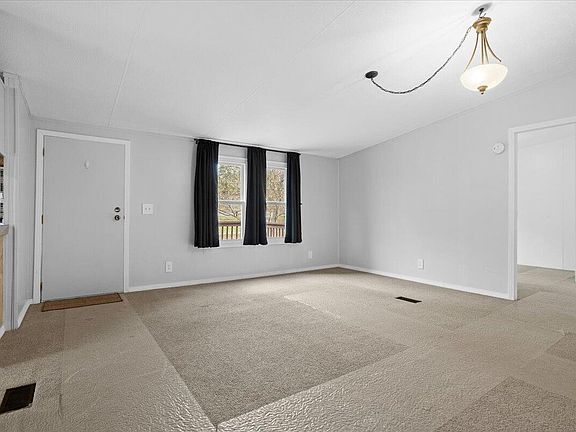 3rd image of 3290 Catawba Valley Dr