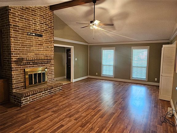 3rd image of 3414 Knob Hill St