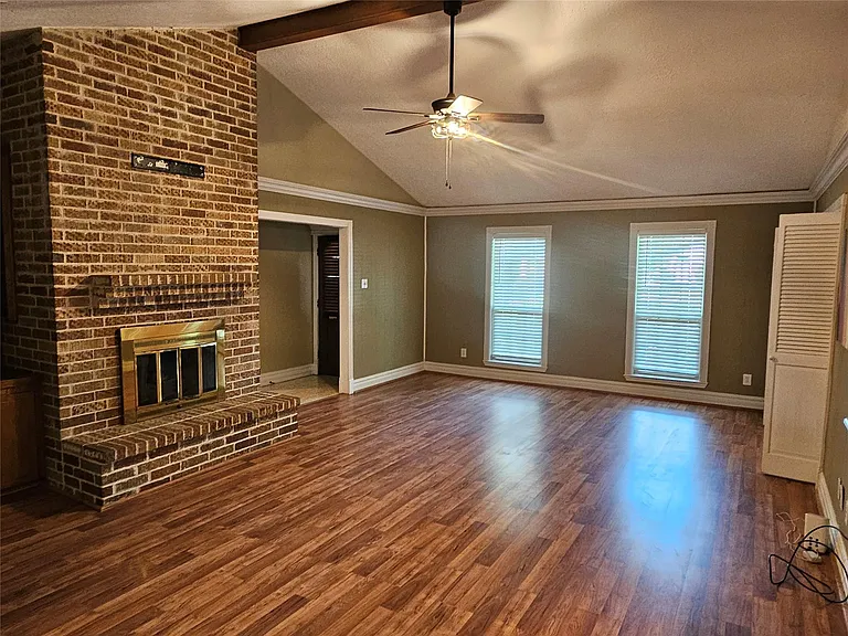 3414 Knob Hill St — Photo 3