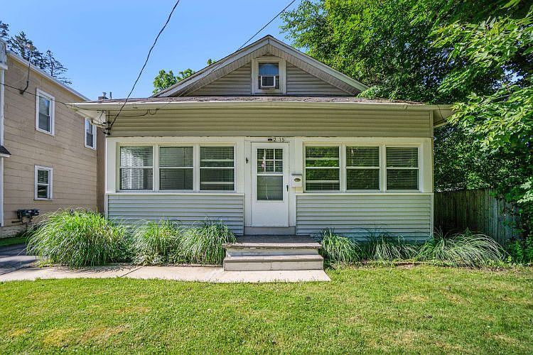 1st image of 2615 Parkview Ave