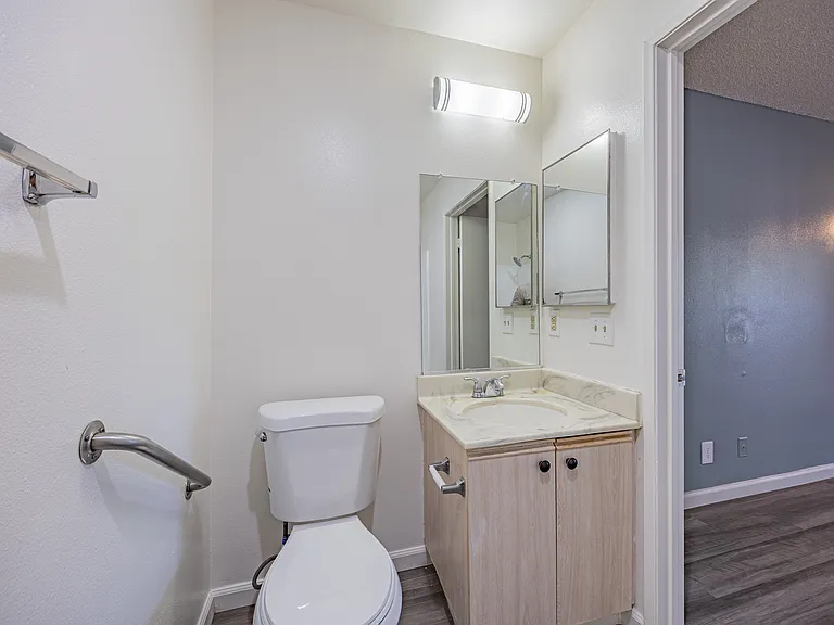 22815 Market St #110 — Photo 8