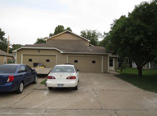821 Mission Ave, Manhattan, KS 66502