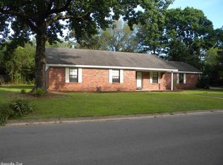 2 Overlook Rd, Searcy, AR 72143