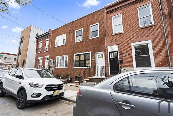 2055 Dickinson St — Photo 25