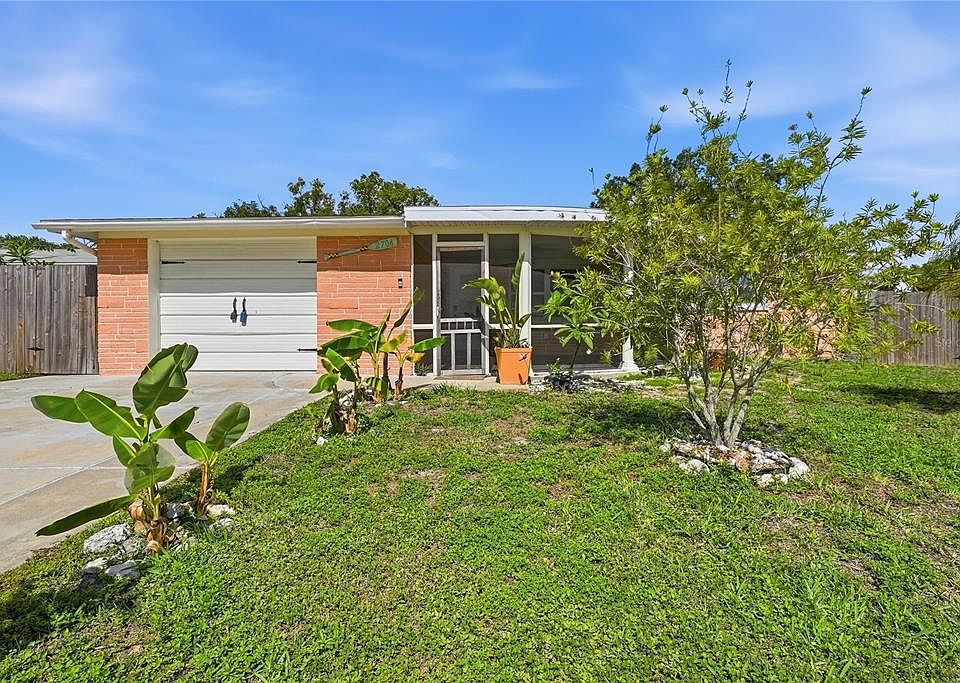 1st image of 2704 LAWN PLACE
