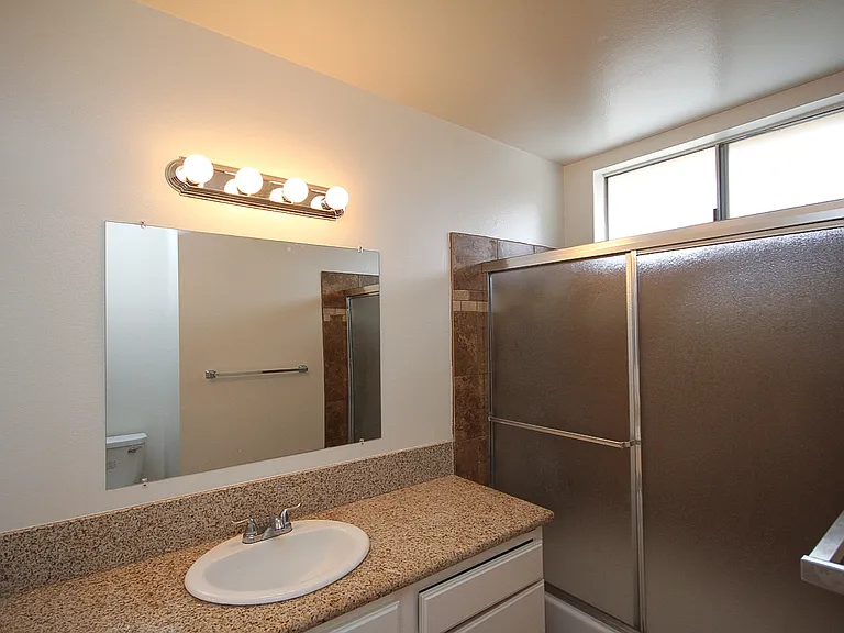 3010 Montrose Ave #28 — Photo 21