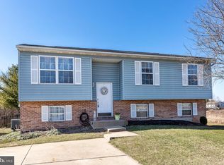 453 4th St, Taneytown, MD 21787