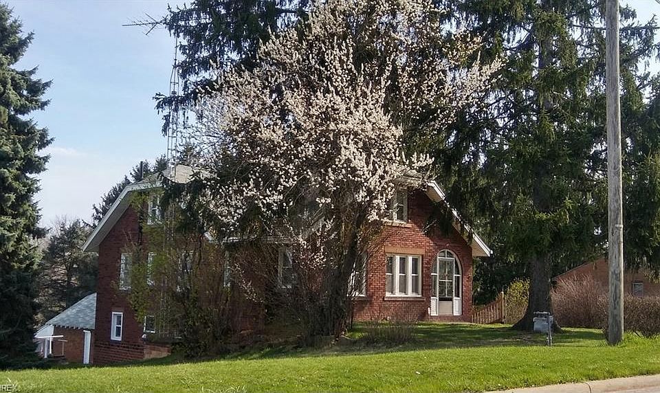 1st image of 3915 Lincoln St E
