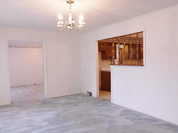 4th image of 308 Hillcrest Dr