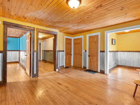 1055 Madison Ave SE, Grand Rapids, MI 49507