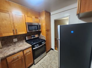 69-10 197th St #1, Fresh Meadows, NY 11365