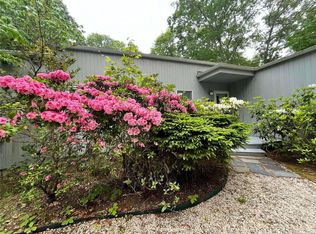 50 Kennedy Dr, Southampton, NY 11968