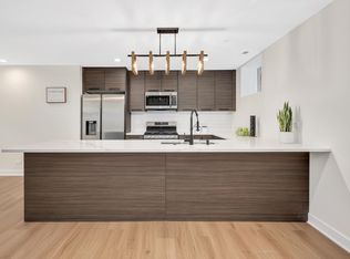 1111 Erie St #4, Oak Park, IL 60302