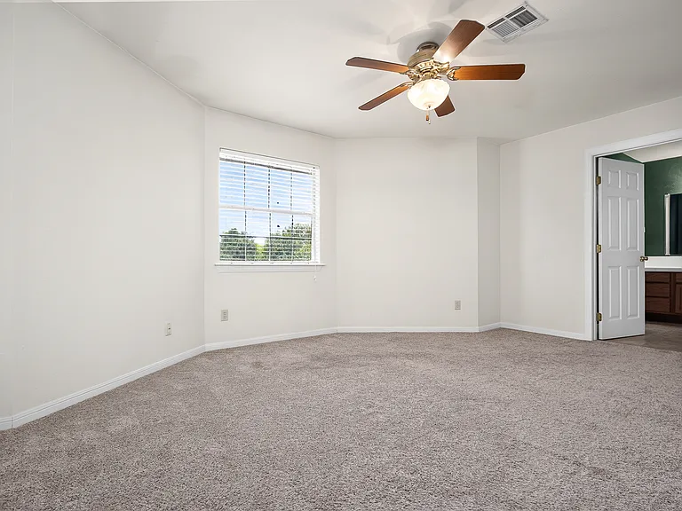 336 Lariat Cir — Photo 9