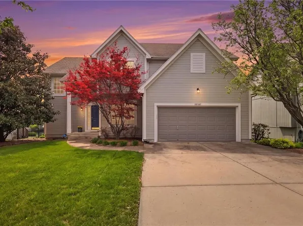 19707 W 96th Ter, Lenexa, KS 66220