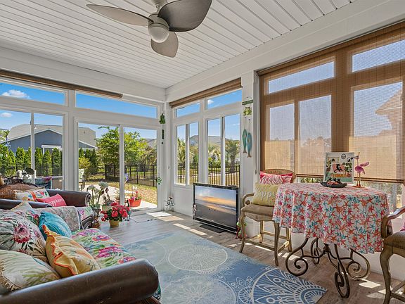5th image of 420 Feathergrass Way