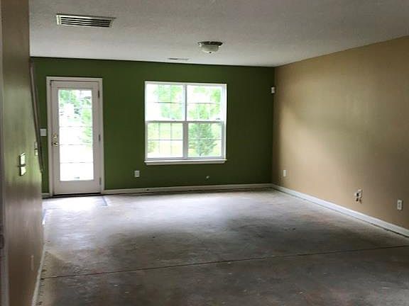 4th image of 5051 Liberty Hall Cir