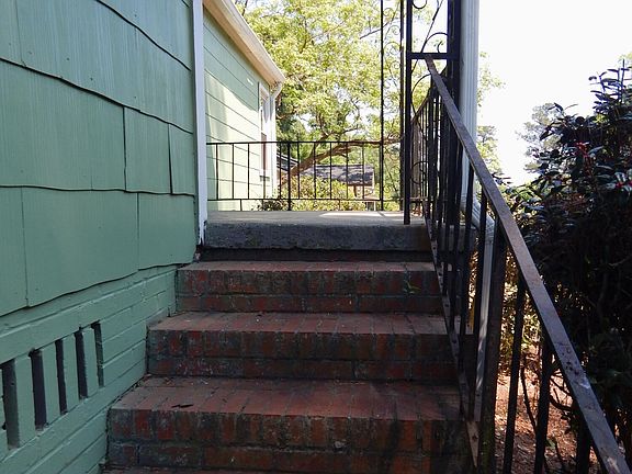 4th image of 736 Corbin Ave