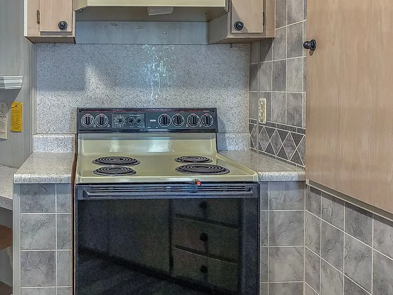 1935 Icabod St NE — Photo 16