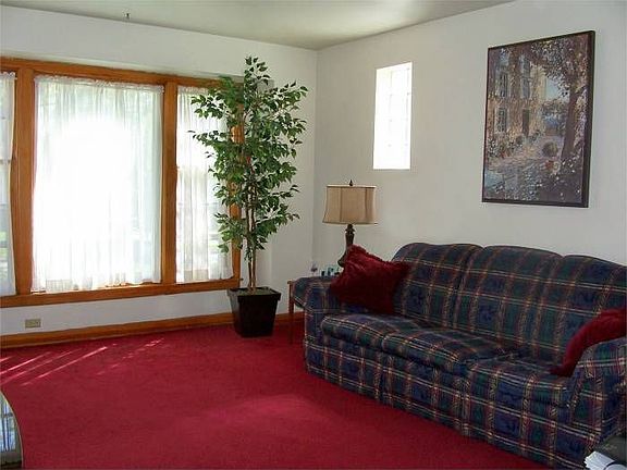 Living room 16 x 12