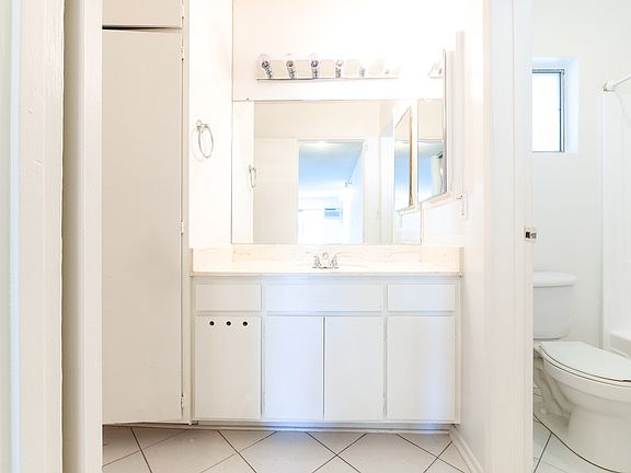5th image of 1011 Palm Ave APT 213