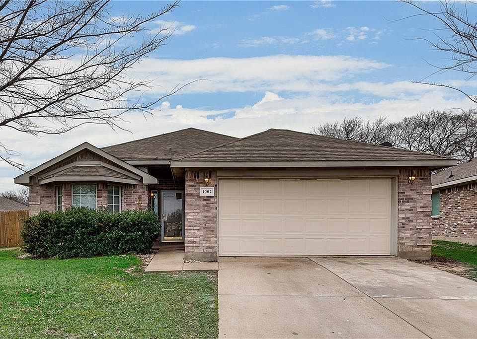1st image of 1002 James Donald Ln