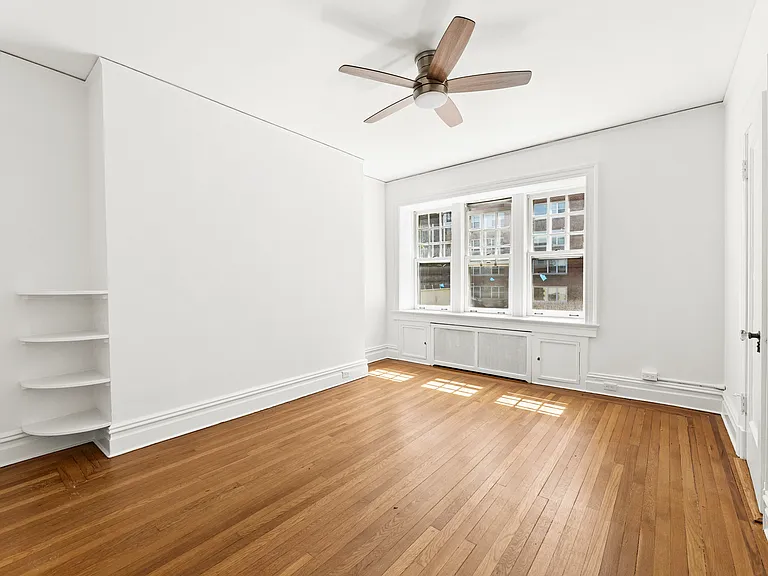42 Monroe Pl #UP — Photo 11
