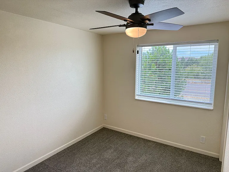 4432 Fergus Ave — Photo 27