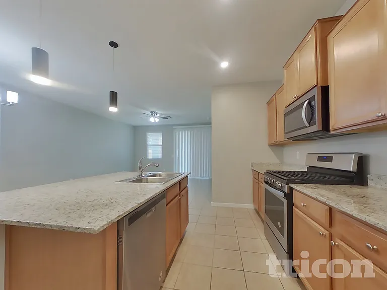 14366 S Pershing St — Photo 4