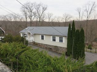 34 Post Brook Rd S, West Milford, NJ 07480