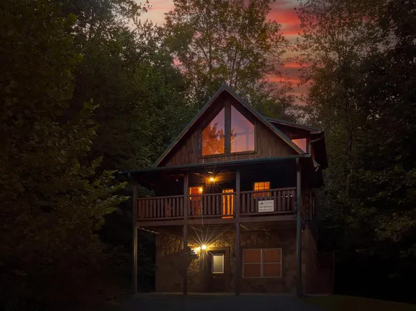 724 Littlefoot Ln, Gatlinburg, TN 37738