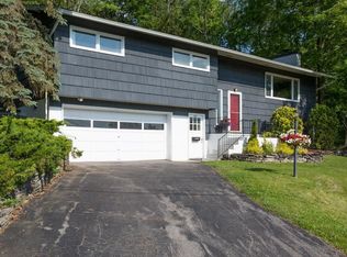 104 Ardsley Dr, Syracuse, NY 13214
