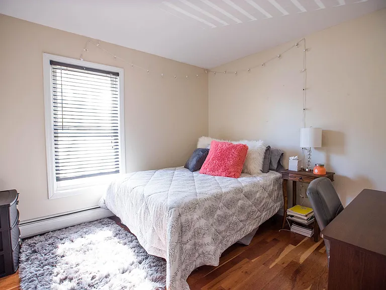 bedrom 4