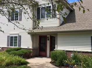 678 Pewaukee Rd, Pewaukee, WI 53072