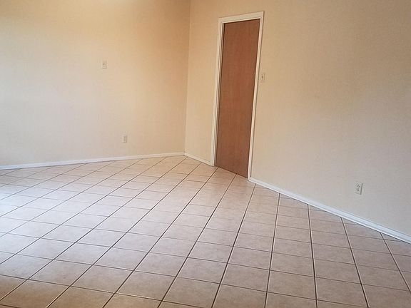 3rd image of 3611 Lisa Dr