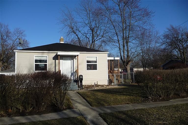 1st image of 301 N Cavender St