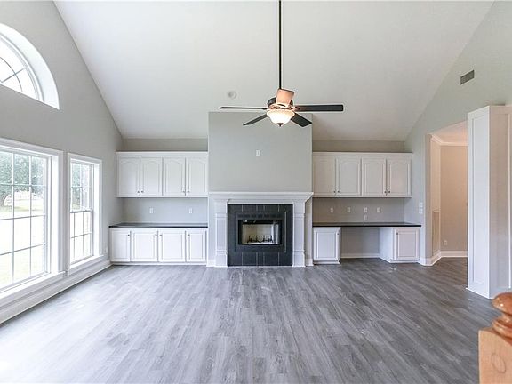 5th image of 1131 Hidden Oak Ln
