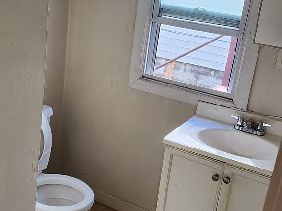 5th image of 436 Wood St #2