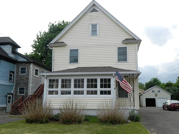 2nd image of 40 Margaret St