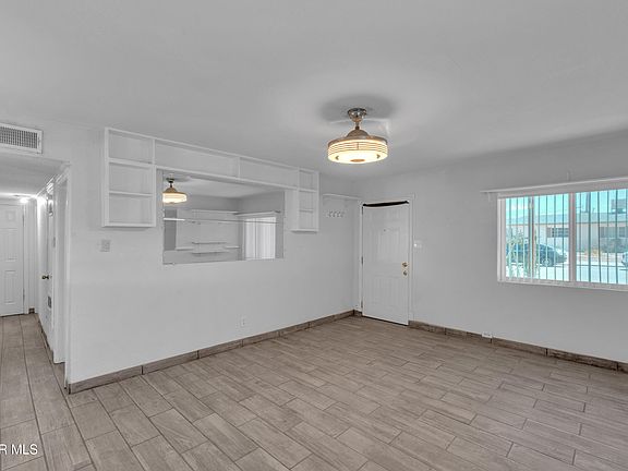 5th image of 277 Navasota Pl