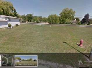 622 Kakos Dr, Zion, IL 60099