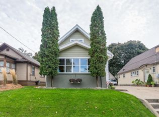 118 Elmwood St NE, Grand Rapids, MI 49505