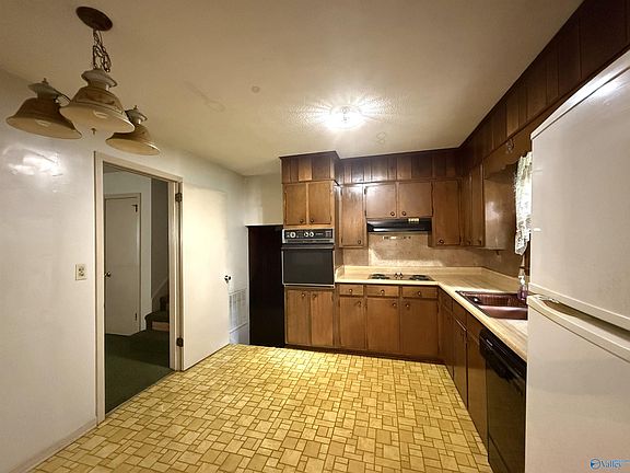 5th image of 264 Yancy Rd